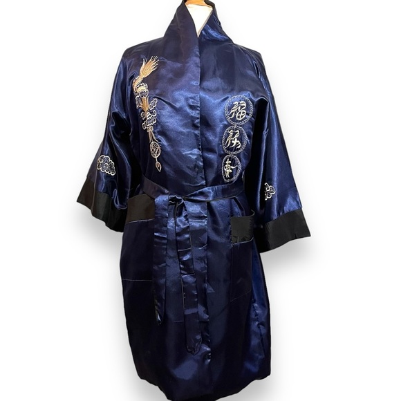Other - Stunning Vintage Reversible Satin Robe